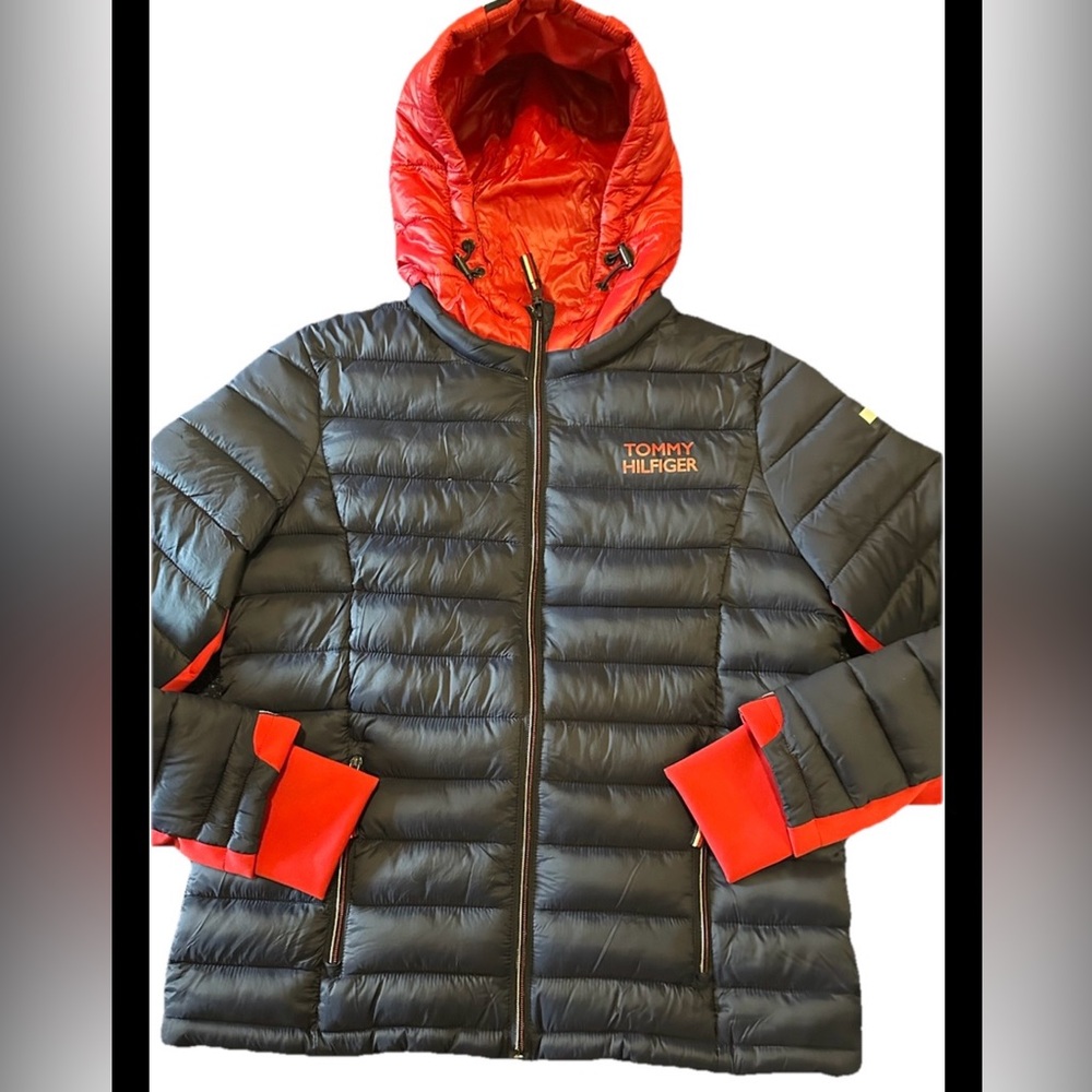 TOMMY HILFIGER Womans Lightweight Packable/Hooded/Puffy Jacket Blue Size L NWOT
